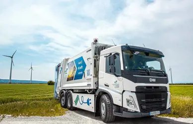 Abfallentsorgung mit dem neuen E-Müllwagen von FCC Abfall Service Austria AG